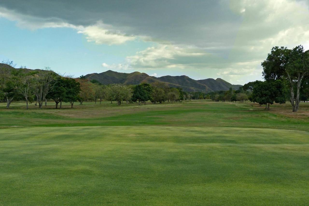 Marriott Maracay Golf Resort Bagian luar foto